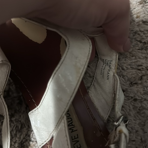 Steve Madden White Sandals with Geometric Straps - Picture 3 of 5